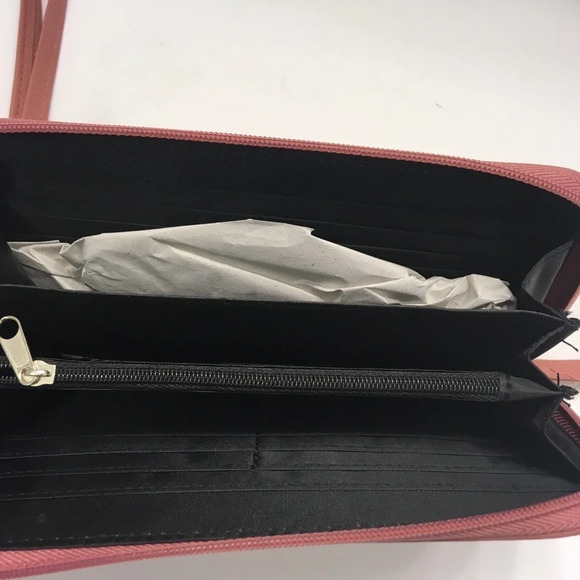 Joe’s Pink zip around wallet/Wristlet NWT - Picture 4 of 6